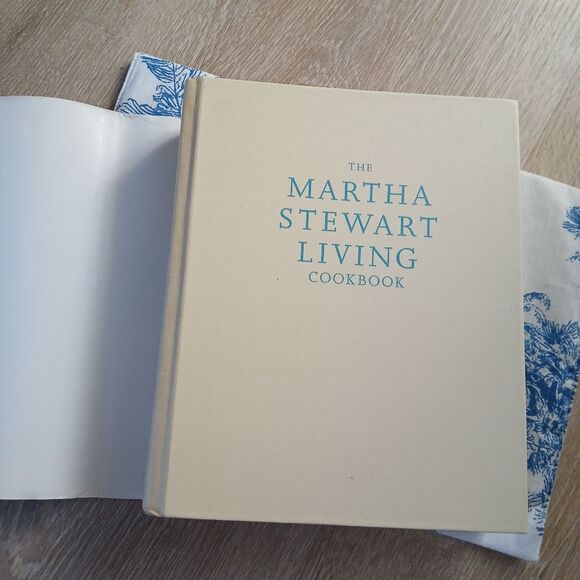The Martha Stewart Living Cookbook - Vintage 2000 Hardcover Dust Jacket - Picture 12 of 15